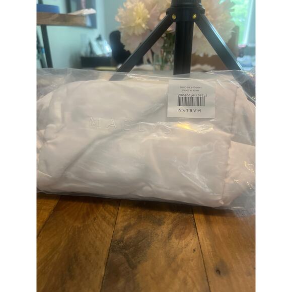 Maelys Cosmetic Bag - Picture 1 of 3